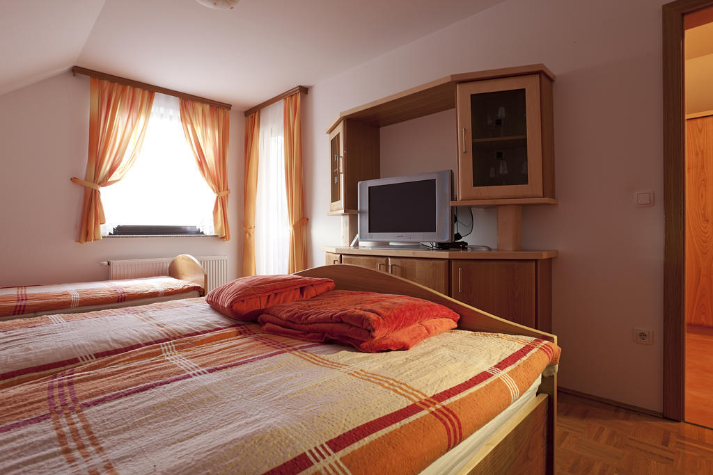 Apartament Tourist Farm Skrbina Otočec Pokój zdjęcie